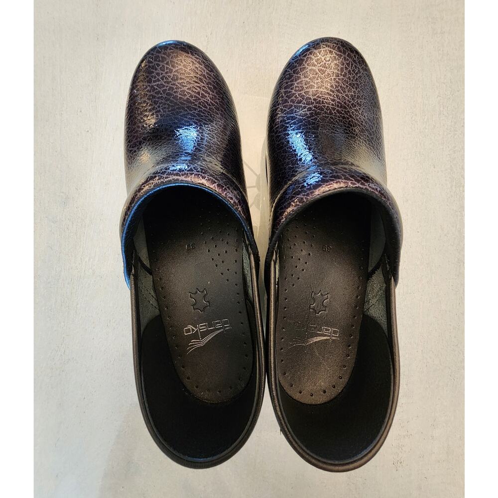 Dansko Women's Clogs Size 39 Textured Leather in Gray - Picture 6 of 8